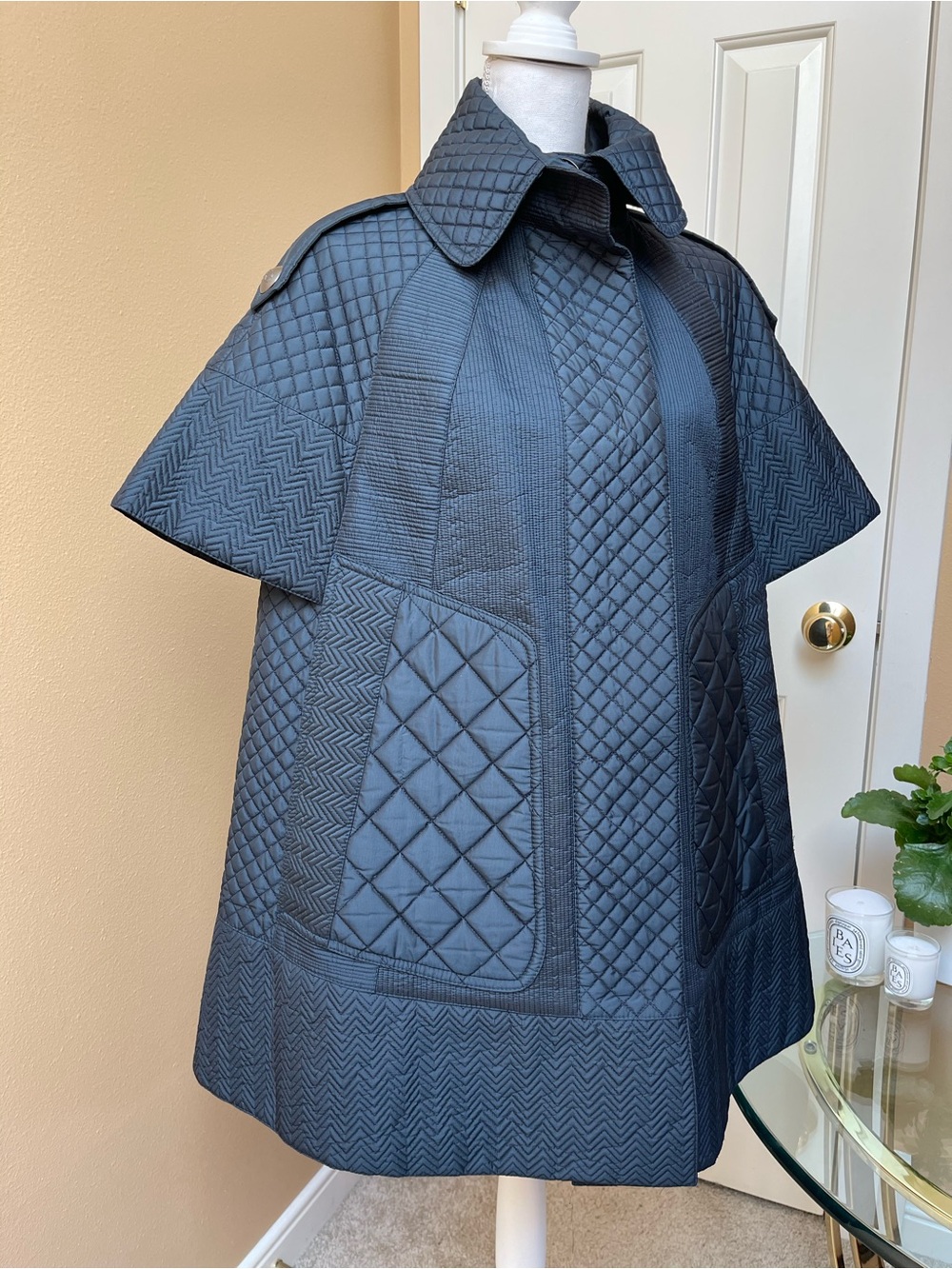 Burberry Quilted Cape Coat Jacket IT 38 Navy Blue Made In Italy Runway Piece - Picture 12 of 16